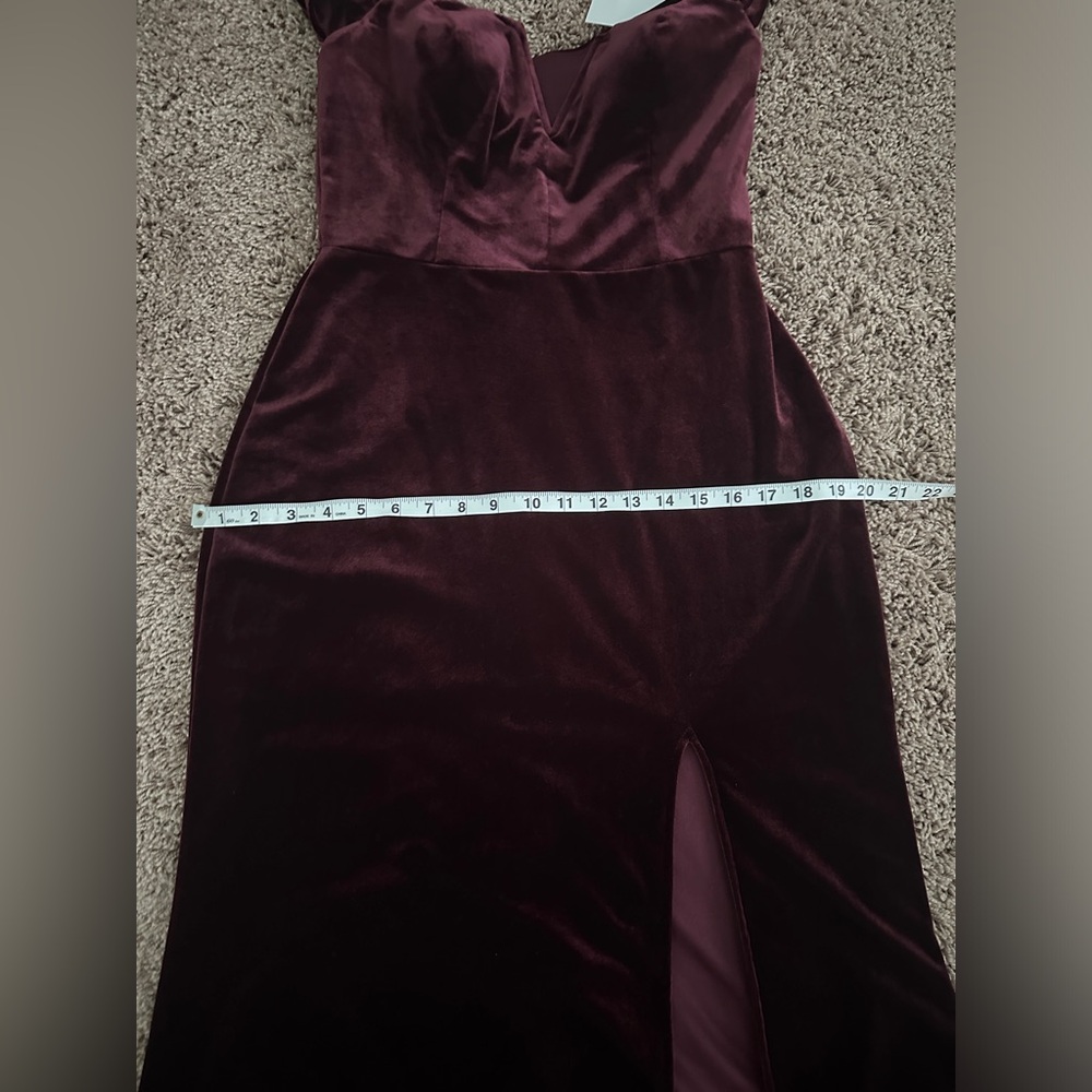 Off The Shoulder Velvet Sheath Dress - Picture 9 of 11
